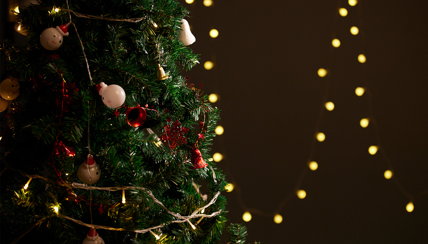 7.5 شجرة عيد الميلاد الاصطناعية المصغرة المضيئة مسبقًا والمضاءة مسبقًا -1